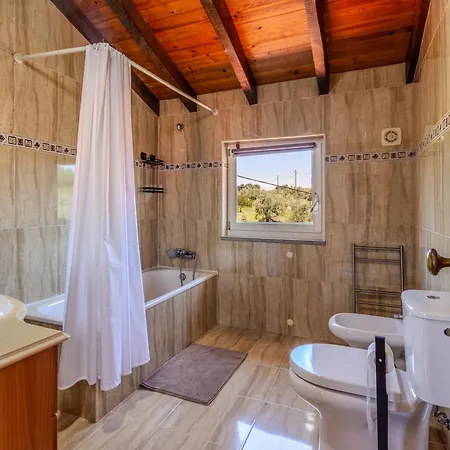 Quinta Dos Covais Al Tábua